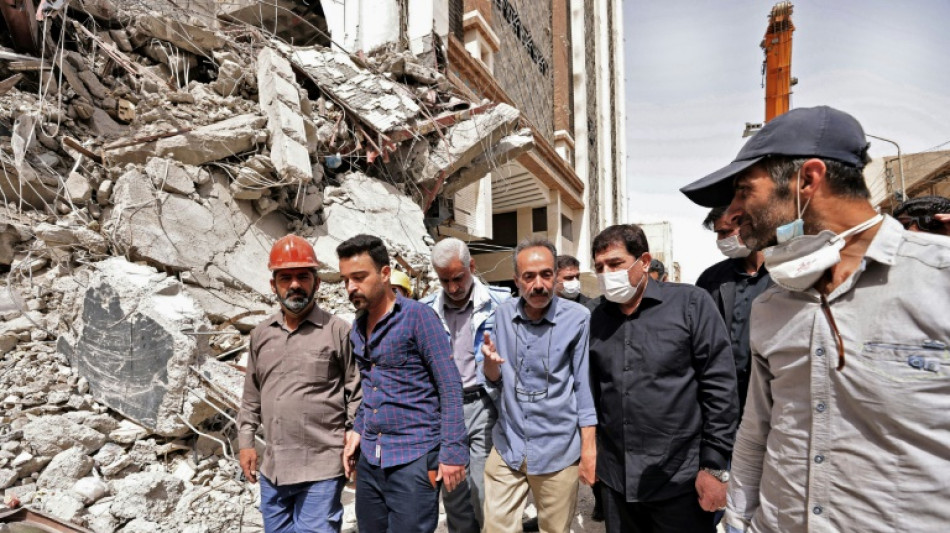 Polizei geht nach Hochhauseinsturz im Iran mit Tr&auml;nengas gegen Demonstranten vor