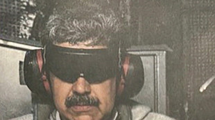 Maduro passa sua primeira noite em pris&atilde;o nos EUA, que afirma ter assumido o controle da Venezuela