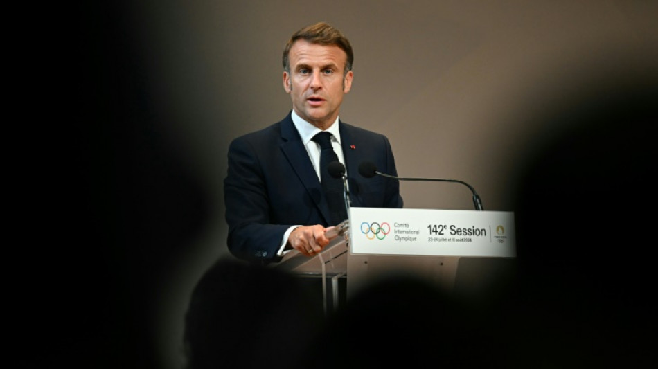 Macron va pr&eacute;ciser sa "tr&ecirc;ve politique" et r&eacute;agir &agrave; la candidature surprise de la gauche pour Matignon