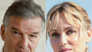 L'actrice Judith Godr&egrave;che a port&eacute; plainte pour viols sur mineure contre le r&eacute;alisateur Beno&icirc;t Jacquot