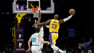 NBA: les Lakers surpris &agrave; domicile par les Hornets