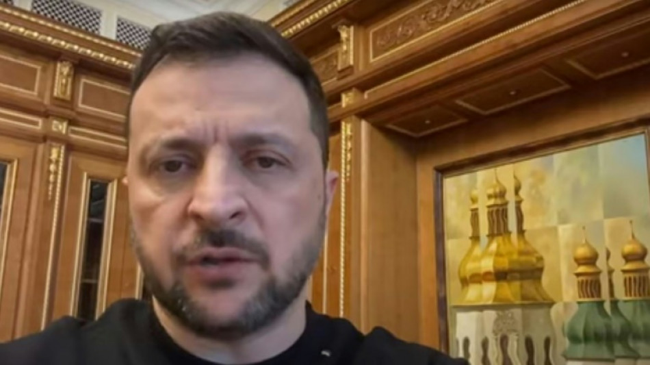 Zelensky pede que mundo reaja ap&oacute;s ataque russo com m&iacute;ssil