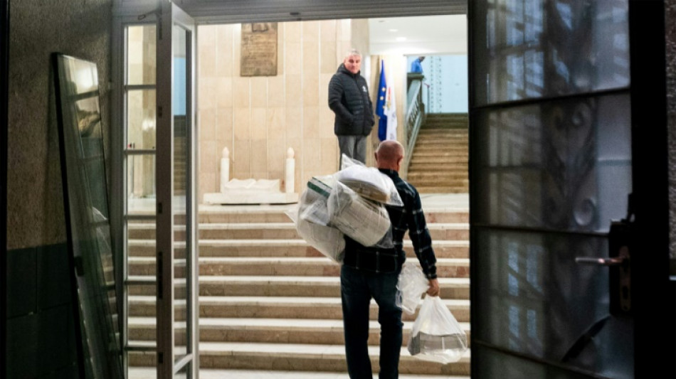 La Roumanie recompte les bulletins et se pr&eacute;pare &agrave; des l&eacute;gislatives cruciales