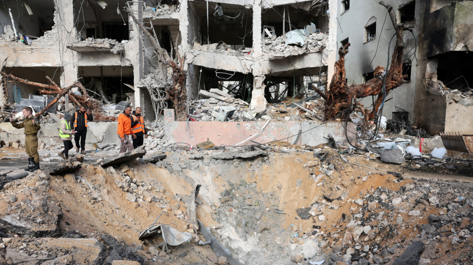 Missili dall'Iran, forti esplosioni a Tel Aviv e Gerusalemme