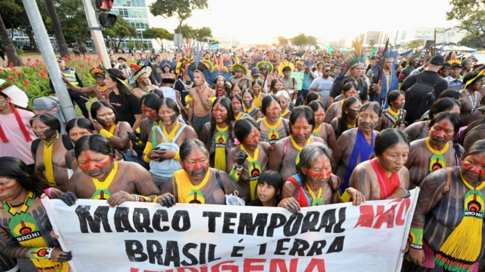 Des autochtones manifestent &agrave; Brasilia, &agrave; la veille d'un proc&egrave;s crucial pour leurs terres
