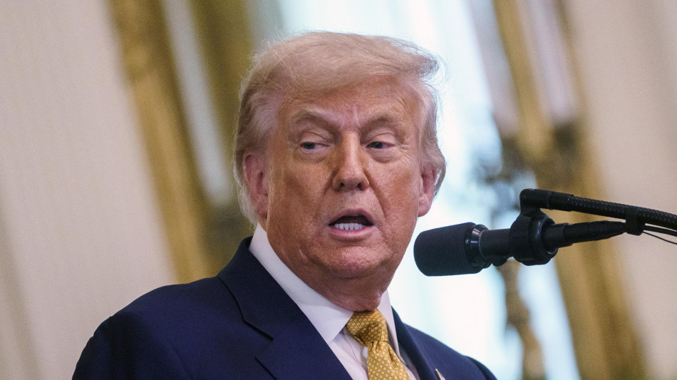 Trump, tariffe tra 10% e 15% per 150 Paesi