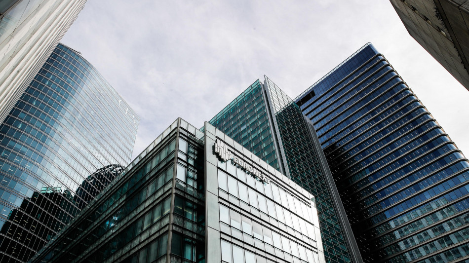 Borsa: Europa positiva con Wall Street, gi&ugrave; titoli della difesa