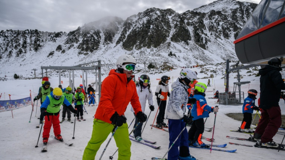 P&eacute;ril sur les stations de sport d'hiver face au changement climatique, selon la Cour des Comptes