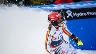 D&uuml;rr hauchd&uuml;nn am Slalom-Podest vorbei