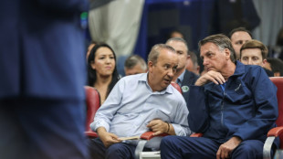 Internado com infec&ccedil;&atilde;o de pele, Bolsonaro ser&aacute; transferido para S&atilde;o Paulo