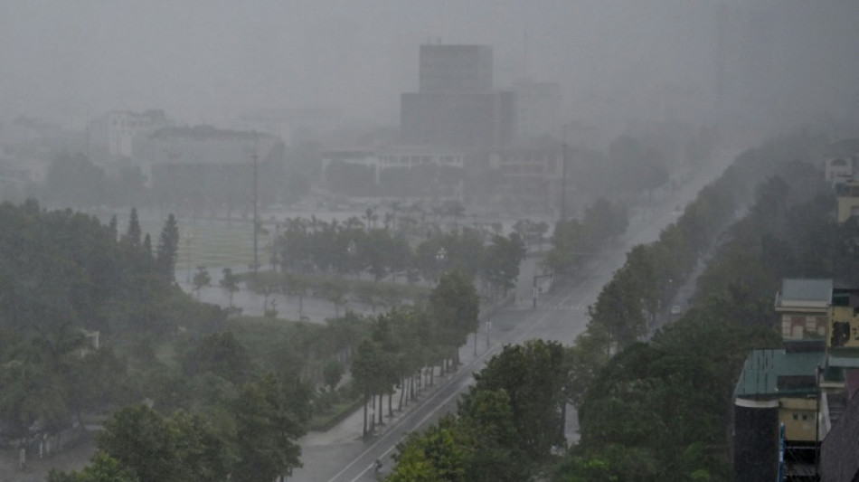 Vietnam: le typhon Kajiki a touch&eacute; terre, des dizaines de milliers d'&eacute;vacuations