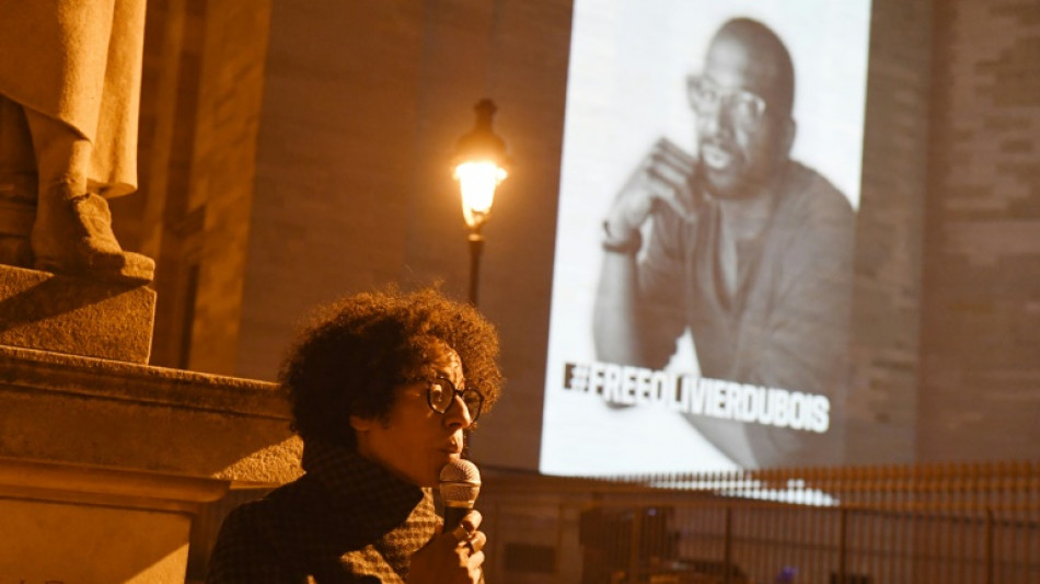 Olivier Dubois: une carte postale au pr&eacute;sident fran&ccedil;ais Macron pour ses 500 jours de captivit&eacute;