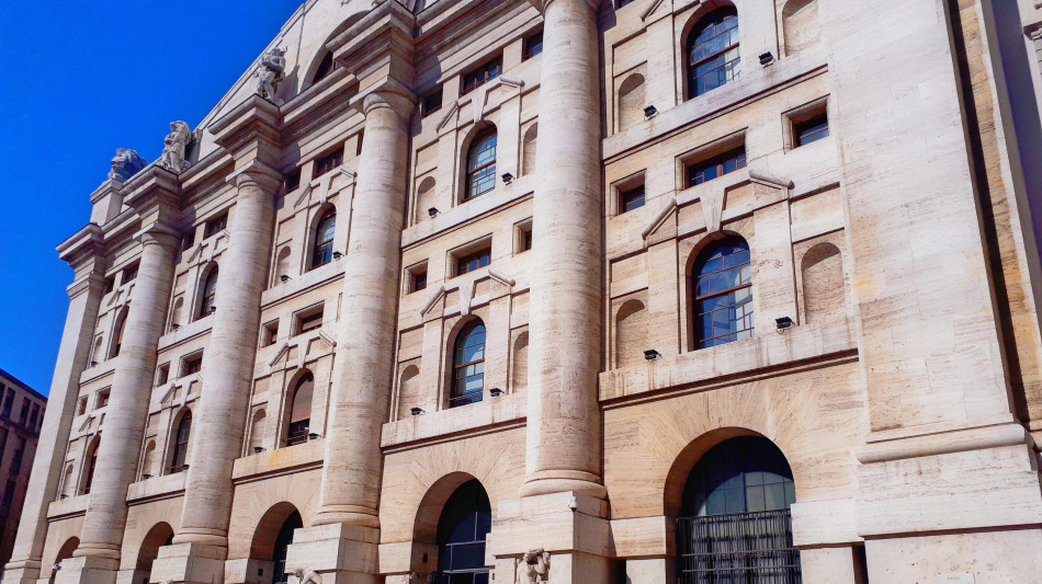 Borsa: Milano prima in Europa (+0,31%), balzano Interpump e Nexi
