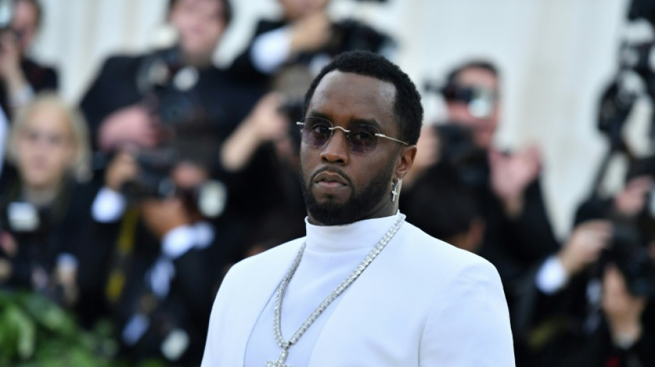 Testemunha de julgamento contra Diddy afirma que ele a pendurou do 17º andar