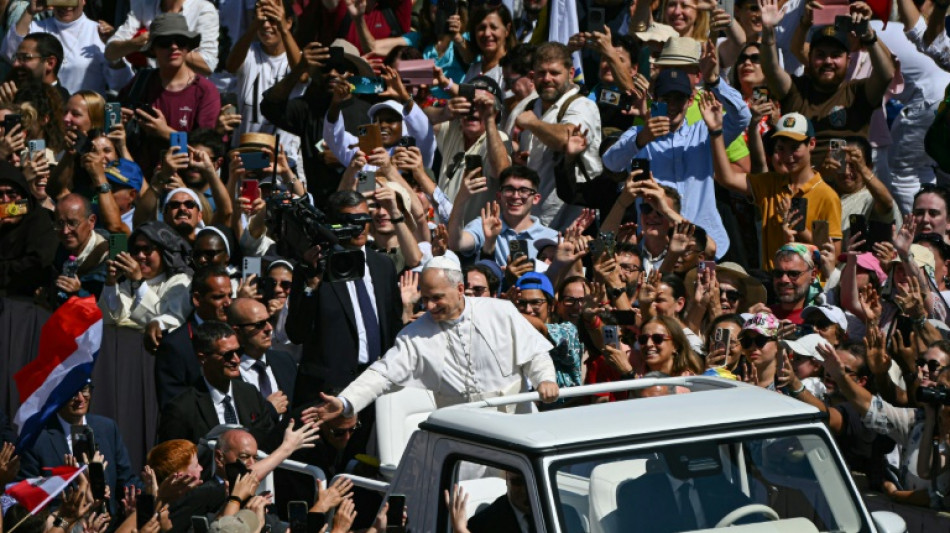 80.000 Menschen feiern in Rom Heiligsprechung von "Influencer Gottes"