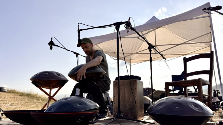 'Calascio Handpan Experience', workshop e concerto alla Rocca