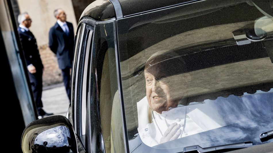 Il Papa, 'vivr&ograve; la Pasqua come posso'