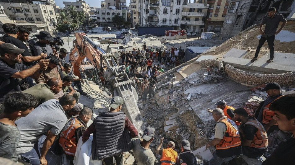 Gaza: 20 morts et des dizaines de disparus dans l'effondrement d'un immeuble 
