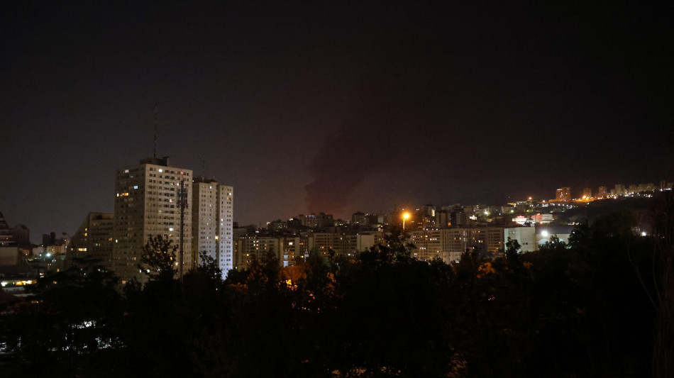 Idf lancia attacco a zone di Teheran, segnalate esplosioni
