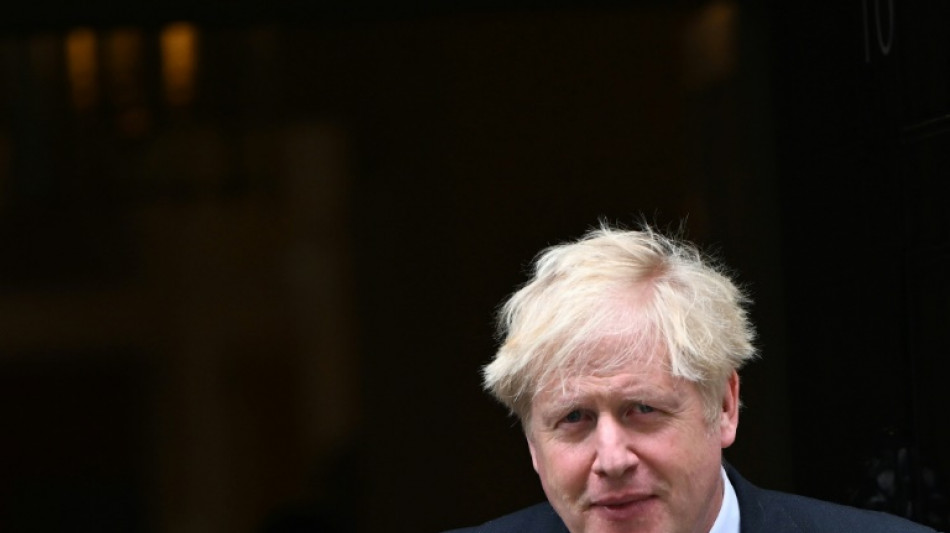 Boris Johnson se bat pour son poste apr&egrave;s des d&eacute;missions dans son gouvernement