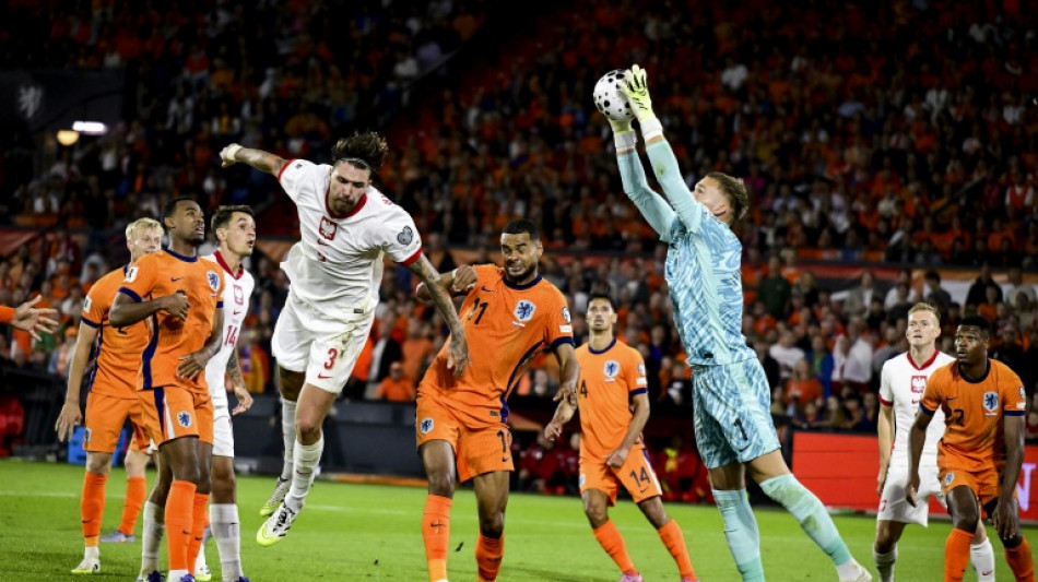 Holanda e Pol&ocirc;nia empatam (1-1) no Grupo G das Eliminat&oacute;rias europeias