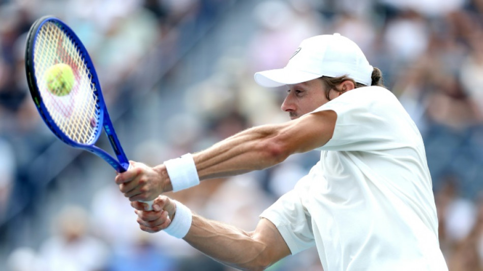 De Minaur survives Tiafoe to reach Toronto quarter-finals