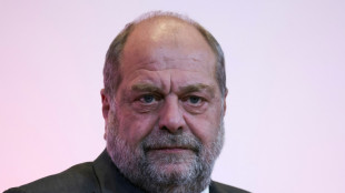 Ministro da Justi&ccedil;a de Macron &eacute; julgado por conflito de interesses