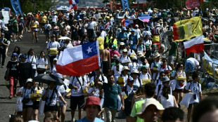 Jubil&eacute;: arriv&eacute;e du pape en h&eacute;licopt&egrave;re devant une foule en liesse &agrave; Rome