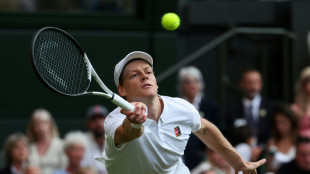 Wimbledon: Djokovic et Sinner expéditifs, Swiatek en deux temps 
