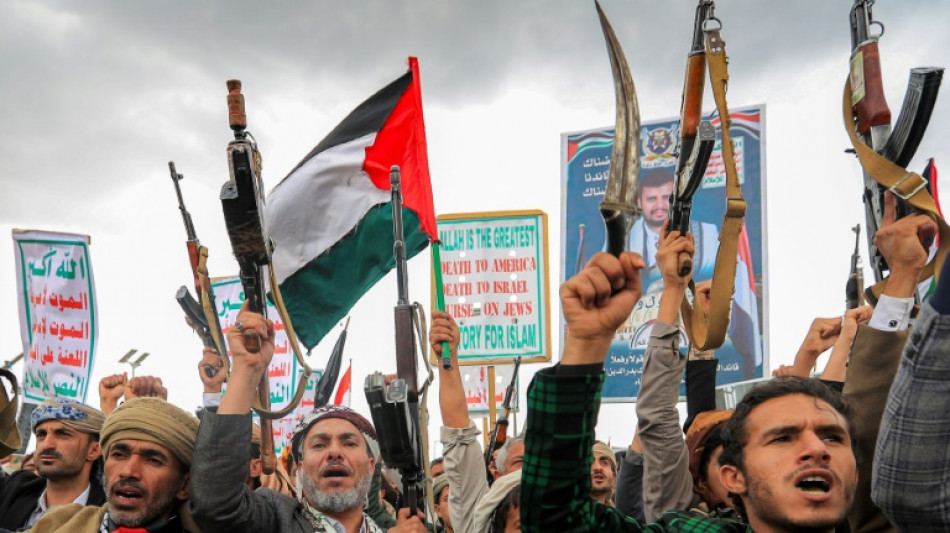 Los rebeldes hut&iacute;es de Yemen reportan cinco muertos en bombardeos de EEUU en San&aacute;