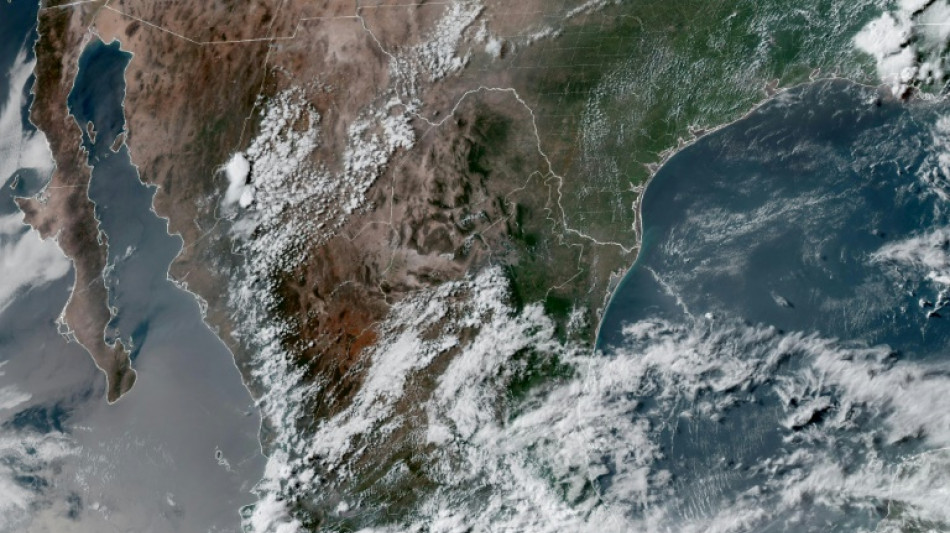 Hurac&aacute;n Erick se fortalece a categor&iacute;a 2 en el Pac&iacute;fico cerca de M&eacute;xico