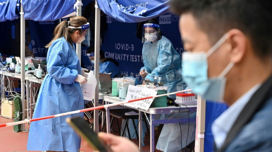 Hong Kong impone sus medidas anticovid m&aacute;s duras ante r&eacute;cord de casos diarios