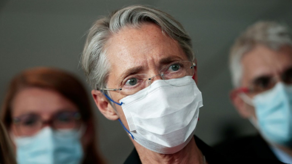 Le gouvernement enfin remani&eacute;, l'opposition moque des "chaises musicales"