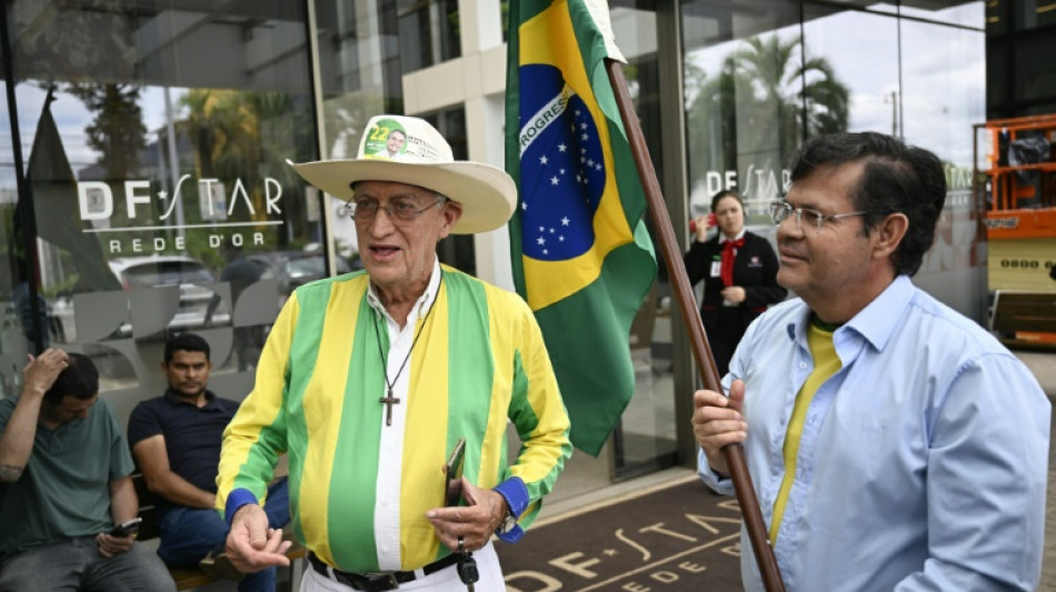 Bolsonaro enfrenta um p&oacute;s-operat&oacute;rio 'muito delicado e prolongado'