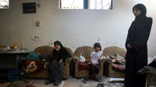 Morte de fam&iacute;lia em bombardeio provoca ira contra Israel e Hamas em Gaza