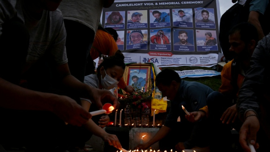 Llegan al campamento base los cuerpos de los monta&ntilde;istas muertos en una avalancha en Pakist&aacute;n