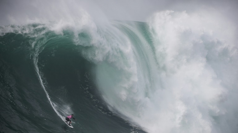 Surf de grosses vagues: victoires &agrave; Nazar&eacute; des Br&eacute;siliens Chianca et Gabeira, la Fran&ccedil;aise Dupont bless&eacute;e