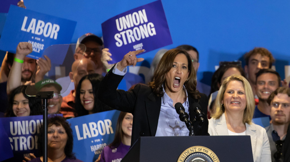Campagna Harris apre fase pi&ugrave; aggressiva, punta Stati in bilico