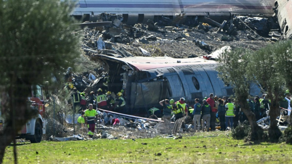 Ao menos 68 mortos no segundo acidente ferrovi&aacute;rio grave do ano na Espanha